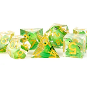 Handcrafted Sharp Resin Dice Set: Frog (7)