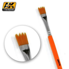 AK-Interactive: Weathering Brush Saw Shaped